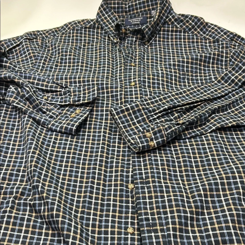 Roundtree & Yorke Men's Checkered Shirt - Navy and Beige - Picture 16 of 16